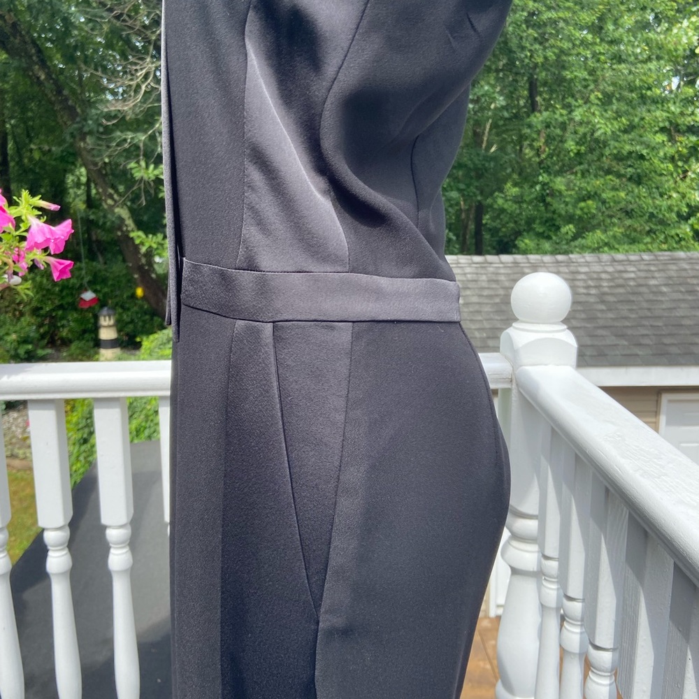 Size 6 tuxedo jumpsuit super cute never worn